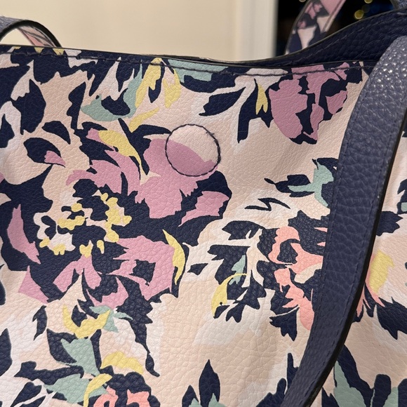 Women's Adrianna Large Reversible Women's Tote - Picture 6 of 8